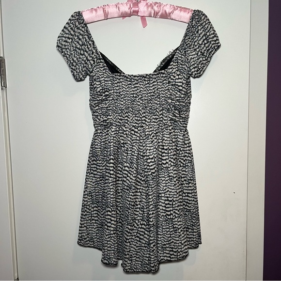 Forever 21 Sirens Floral Print Lace Trim Hook and Eye Romper Size Small - Picture 5 of 9